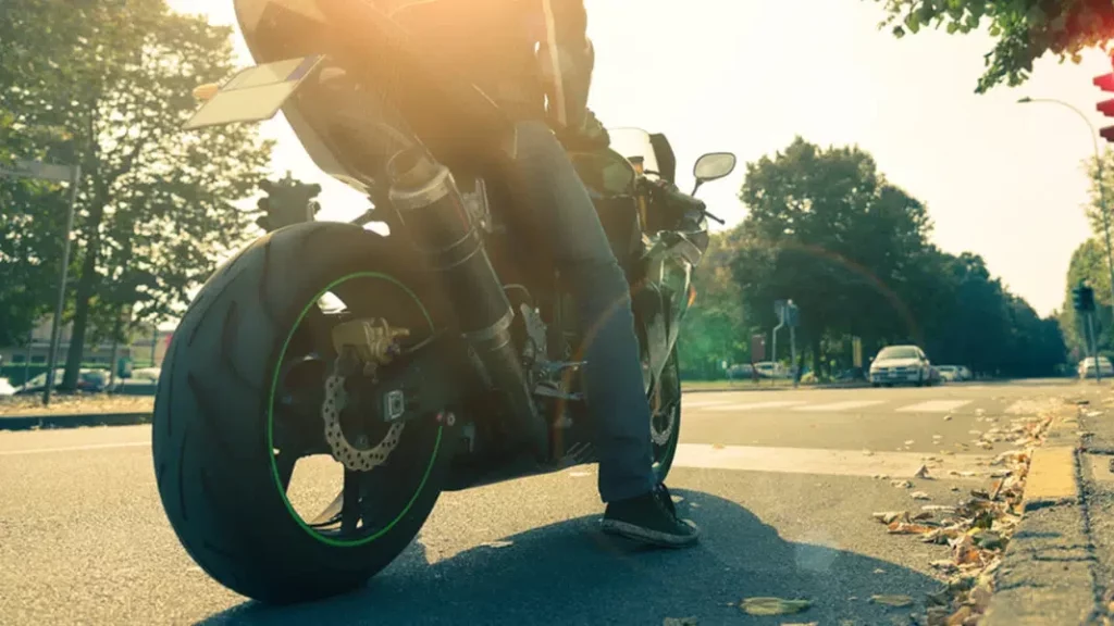 Los accidentes de tráfico más comunes entre quienes conducen motos de más de 125 7 Motor16 Donde encuentras las nuevas motos camufladas de la DGT