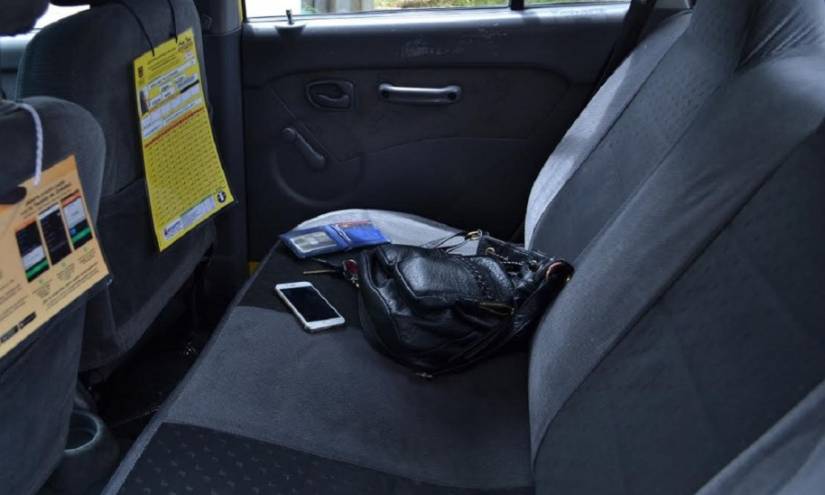 aviso de la DGT sobre objetos sueltos en el coche