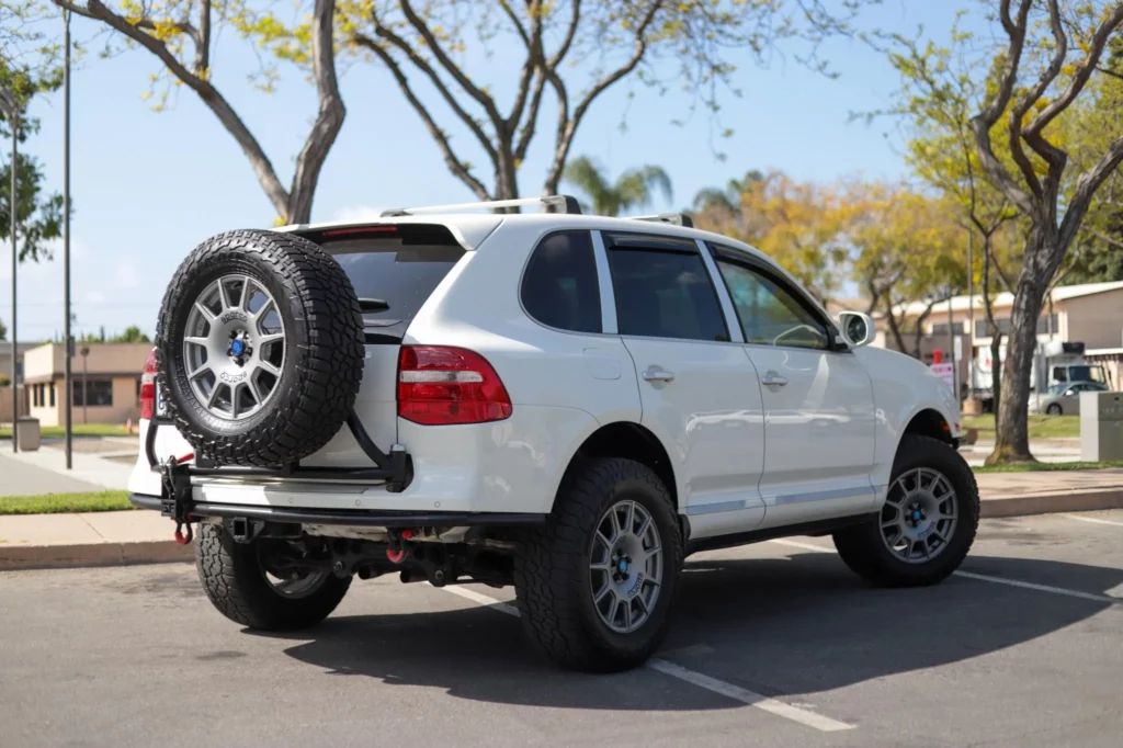 El Porsche Cayenne I está de moda… y con una preparación off-road, aún más 11 Motor16 porsche cayenne s preparado 6 Motor16