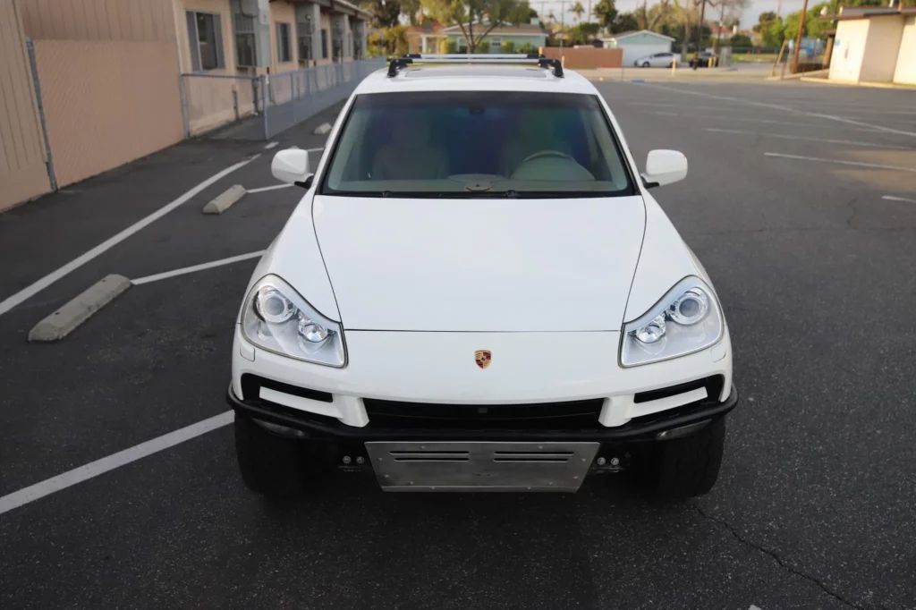 El Porsche Cayenne I está de moda… y con una preparación off-road, aún más 9 Motor16 porsche cayenne s preparado 8 Motor16