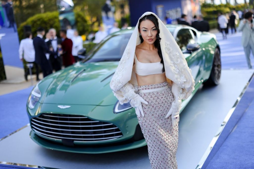 Precio millonario para la unidad de lanzamiento del Aston Martin DB12 firmada por Fernando Alonso 7 Motor16 primer Aston Martin DB12 vendido2 Motor16