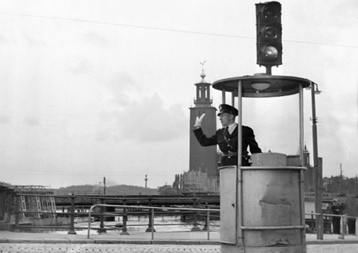 La luz blanca de los semáforos con cuatro colores: ¿qué significa? 63 Motor16 semaforo antiguo1 Motor16