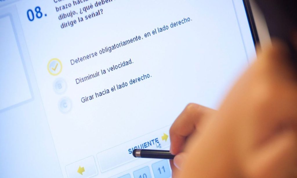 El joven de Guadalajara y su ingenioso truco para aprobar el examen de conducir que ha sorprendido a la DGT y a la Guardia Civil 106 Motor16 examen