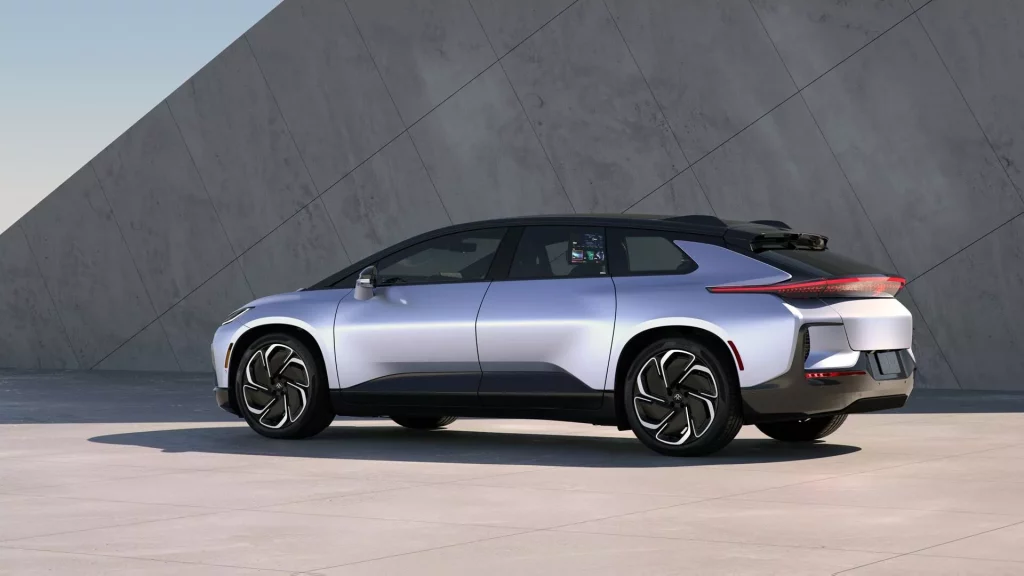 2023 Faraday Future FF91 Futurist Alliance. Imagen estática lateral.