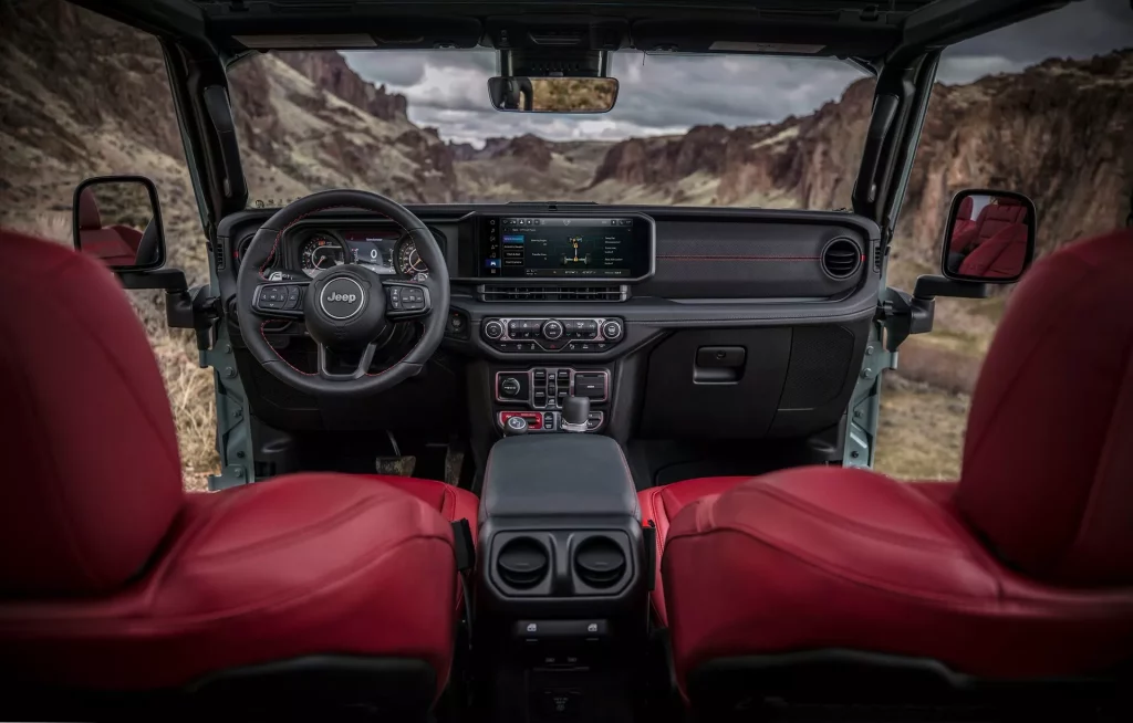El renovado Jeep Wrangler ya tiene precio 1 Motor16 2023 Jeep Wrangler EE.UU. Imagen interior.