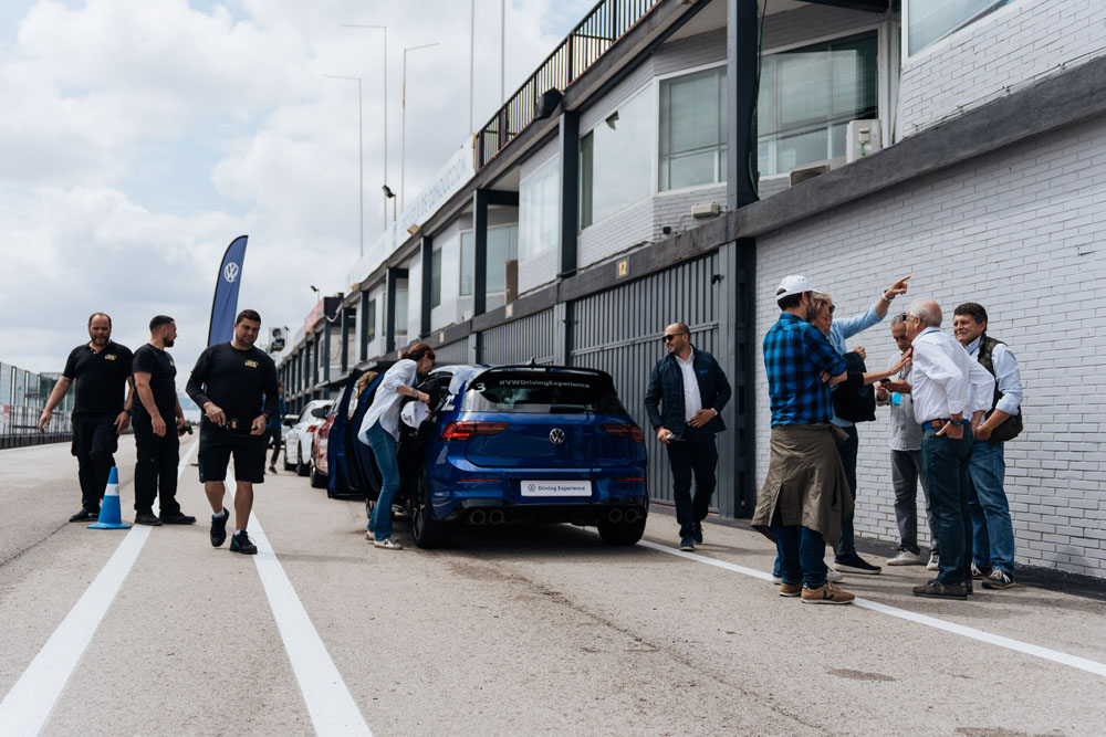 Volkswagen Driving Experience. 20 años velando por tu seguridad 23 Motor16 2023 Volkswagen Driving Experience 20 Motor16