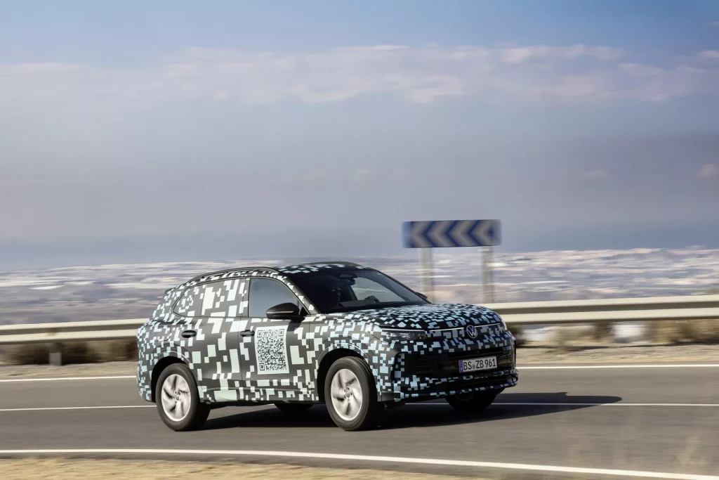 2023 Volkswagen Tiguan camuflado oficial 24 Motor16