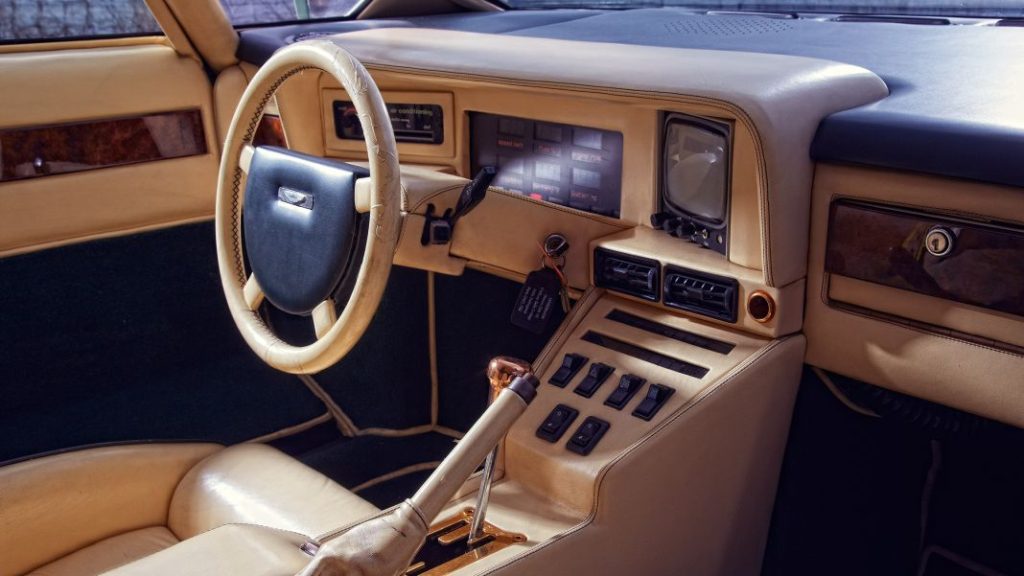 44 años después, el Aston Martin Bulldog consigue su objetivo 3 Motor16 2023 Aston Martin Bulldog. Imagen récord interior.