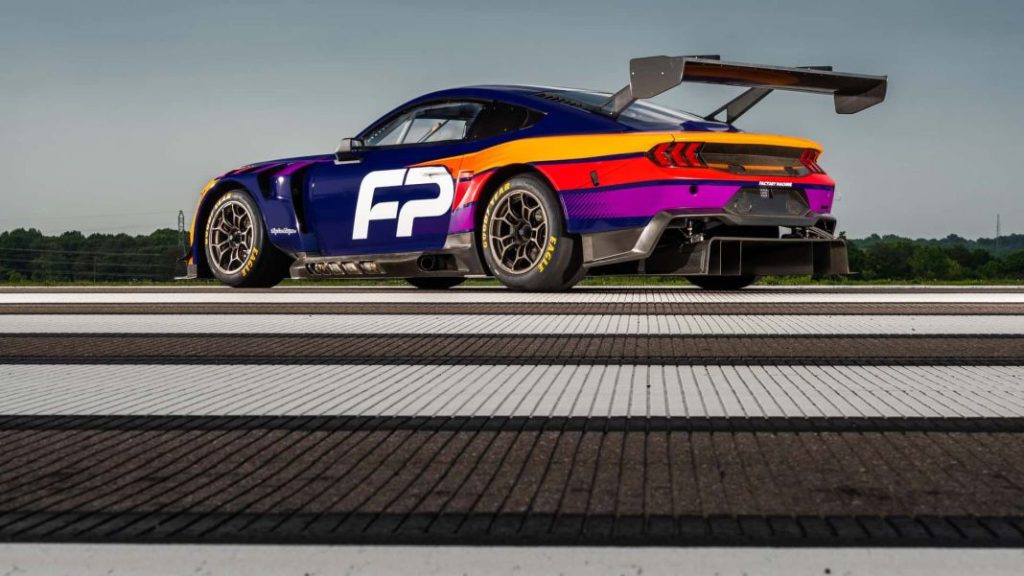 2023 Ford Mustang GT3. Imagen estática trasera.