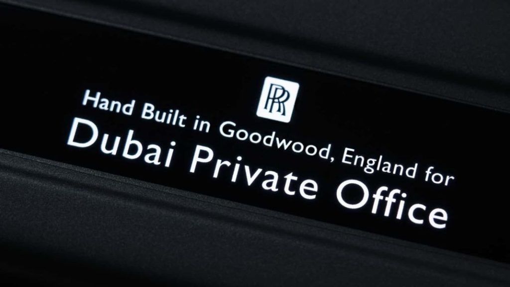 Así es el primer Rolls-Royce Ghost creado por y para Dubai 4 Motor16 2023 Rolls-Royce Ghost EWB Private Office. Imagen detalle.