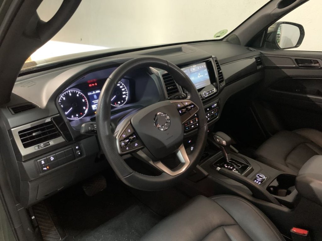 SsangYong Musso Sport Limited: un pick-up que vale para todo 3 Motor16 2023 Prueba SsangYong Musso Sport Limited. Imagen salpicadero.