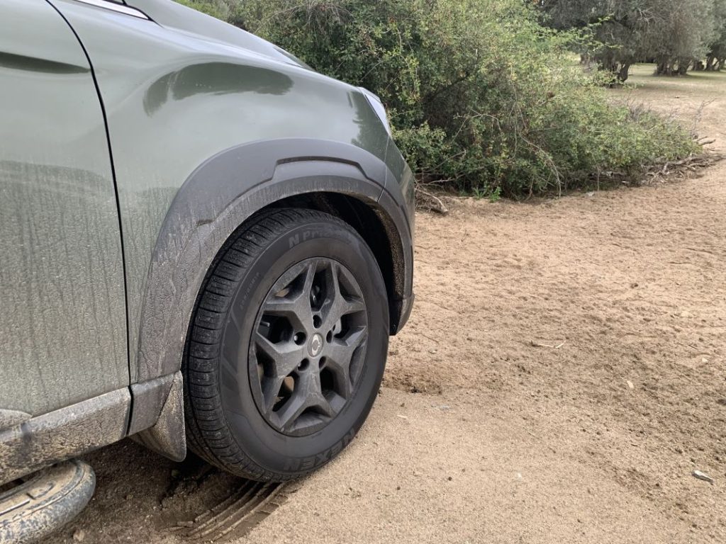 SsangYong Musso Sport Limited: un pick-up que vale para todo 4 Motor16 2023 Prueba SsangYong Musso Sport Limited. Imagen detalle llanta.