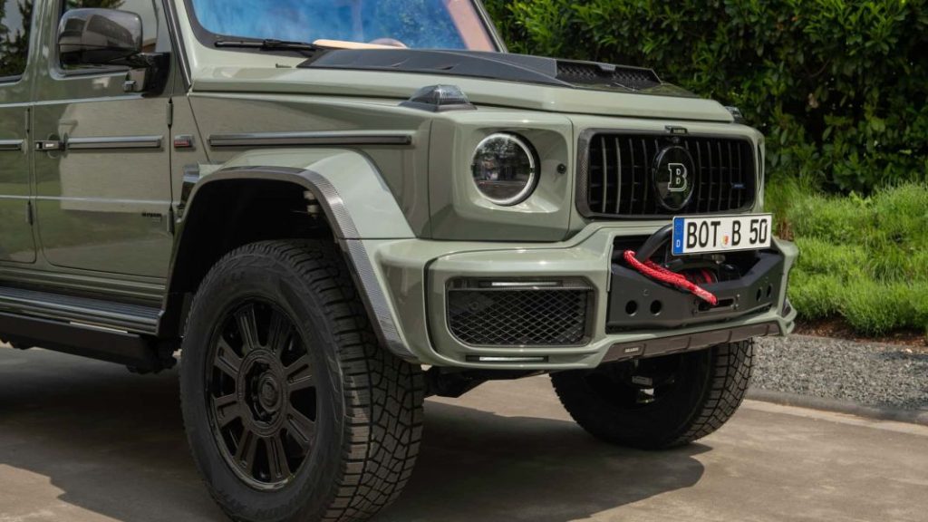 2023 trio brabus 800 4x4 stealth green 14 Motor16