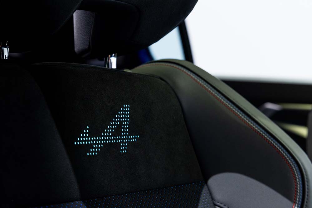 Nuevo Renault Rafale. Primer contacto 16 Motor16 Azul Alpine Detalles 12 Motor16