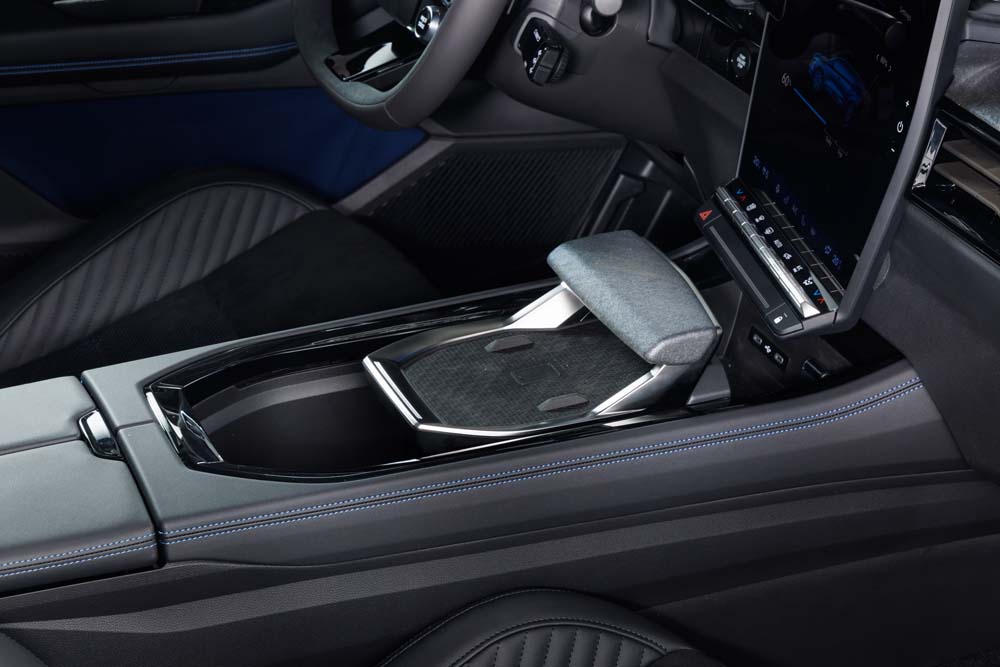 Nuevo Renault Rafale. Primer contacto 17 Motor16 Azul Alpine Detalles 14 Motor16