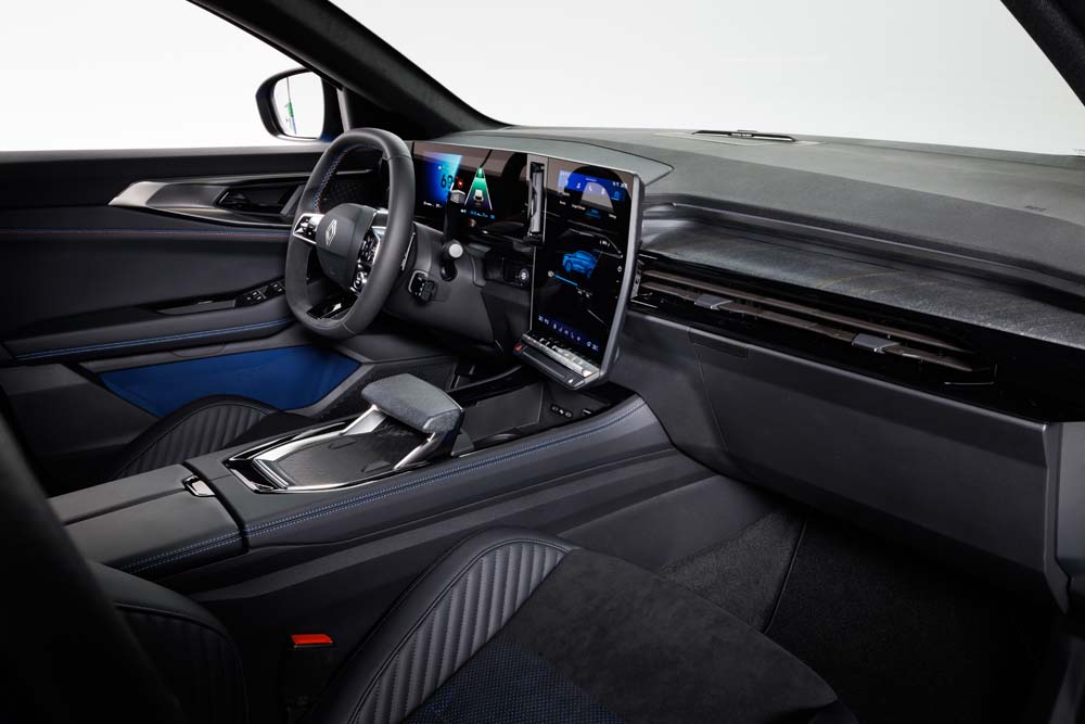 Nuevo Renault Rafale. Primer contacto 10 Motor16 Azul Alpine Detalles 2 Motor16