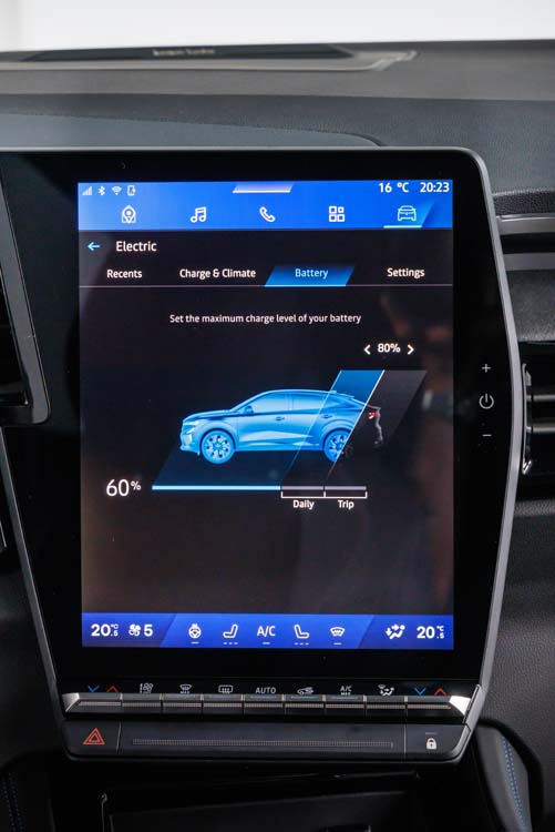 Nuevo Renault Rafale. Primer contacto 21 Motor16 Azul Alpine Detalles 24 Motor16