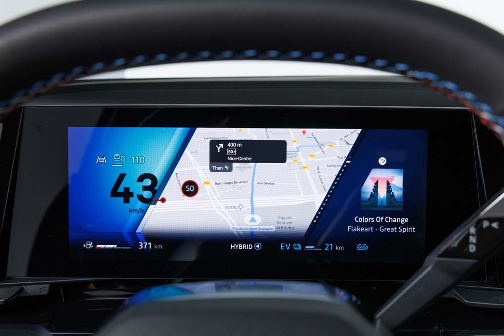 Nuevo Renault Rafale. Primer contacto 27 Motor16 Azul Alpine Detalles 39 Motor16