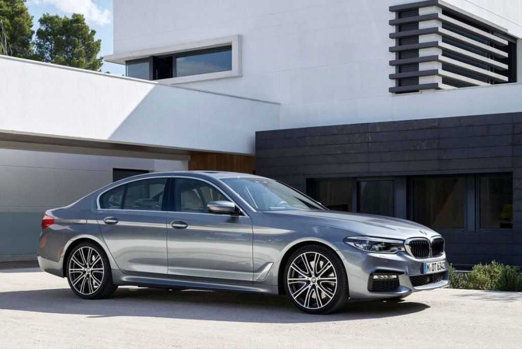 BMW Serie 5: siete generaciones de excelencia 166 Motor16 BMW 5 Series 2017 1600 04 Motor16