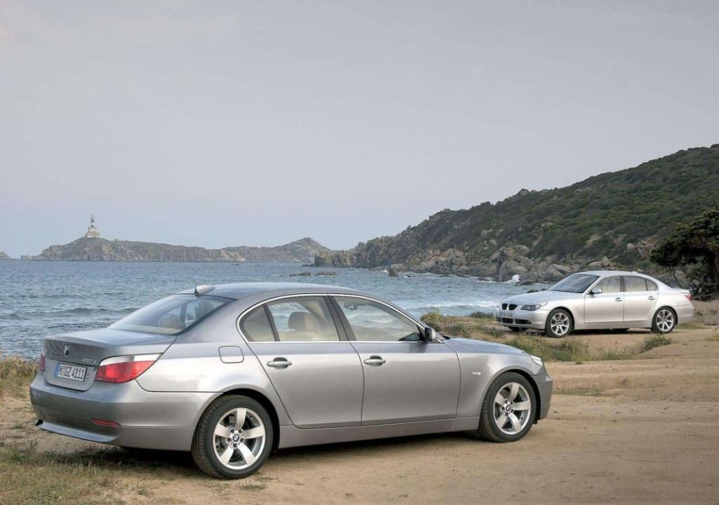 BMW Serie 5: siete generaciones de excelencia 164 Motor16 BMW 530d 2004 1600 04 Motor16