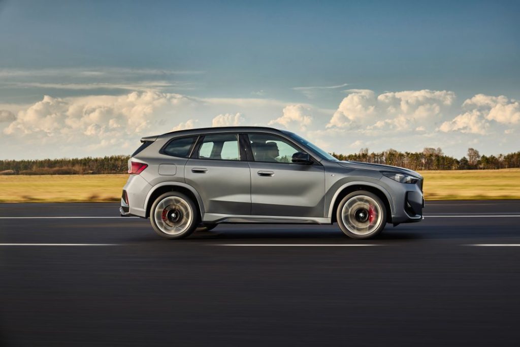 BMW X1 M35i xDrive 11 Motor16