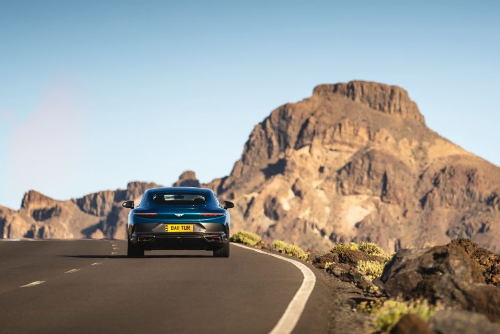 Bentley termina el desarrollo del exclusivo Batur, del que sólo se fabricarán 18 unidades 3 Motor16 Bentley Batur (3)