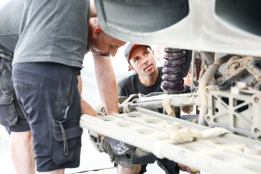 Carlos Sainz vuelve a entrenar cinco meses después de su lesión en el rally Dakar 17 Motor16 Carlos Sainz prueba test Audi RS Q e tron e2 2023 35 Motor16