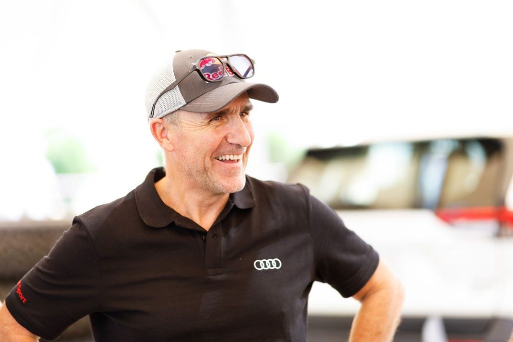 Carlos Sainz vuelve a entrenar cinco meses después de su lesión en el rally Dakar 37 Motor16 Carlos Sainz prueba test Audi RS Q e tron e2 2023 6 Motor16