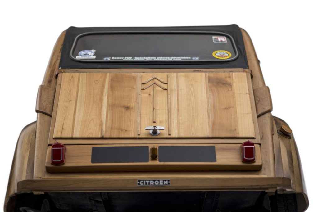 Vendido un Citroën 2CV de madera por el precio de un Porsche 911 GT3 7 Motor16 Citroen 2CV madera 7 Motor16