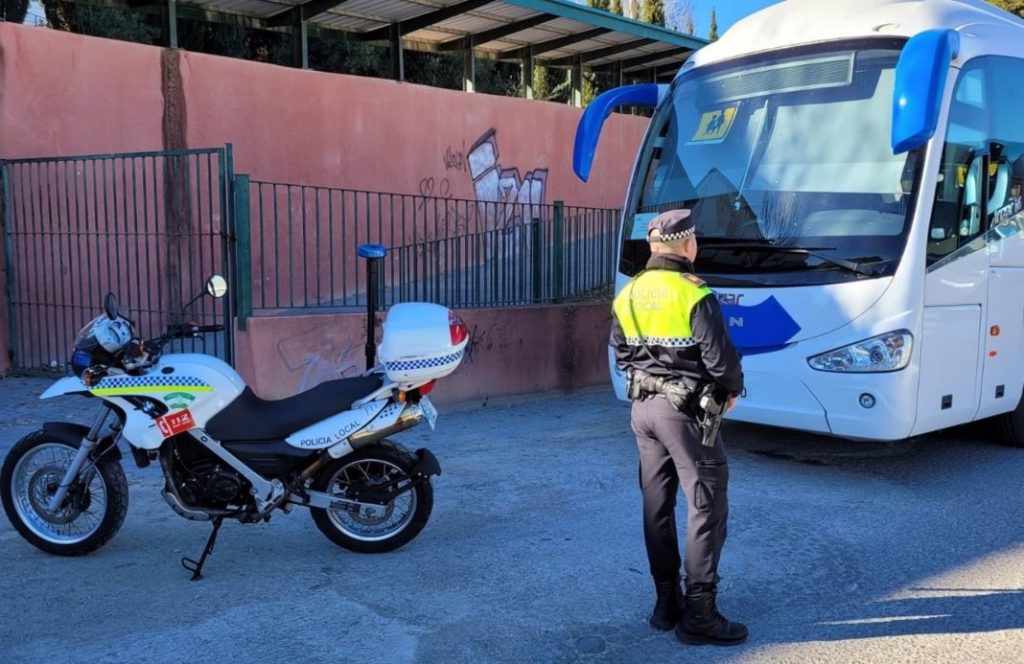 El motivo por el que la DGT ha puesto más de 2.800 multas en los últimos días 1 Motor16 La DGT ha controlado a los autobuses escolares en su última campaña.