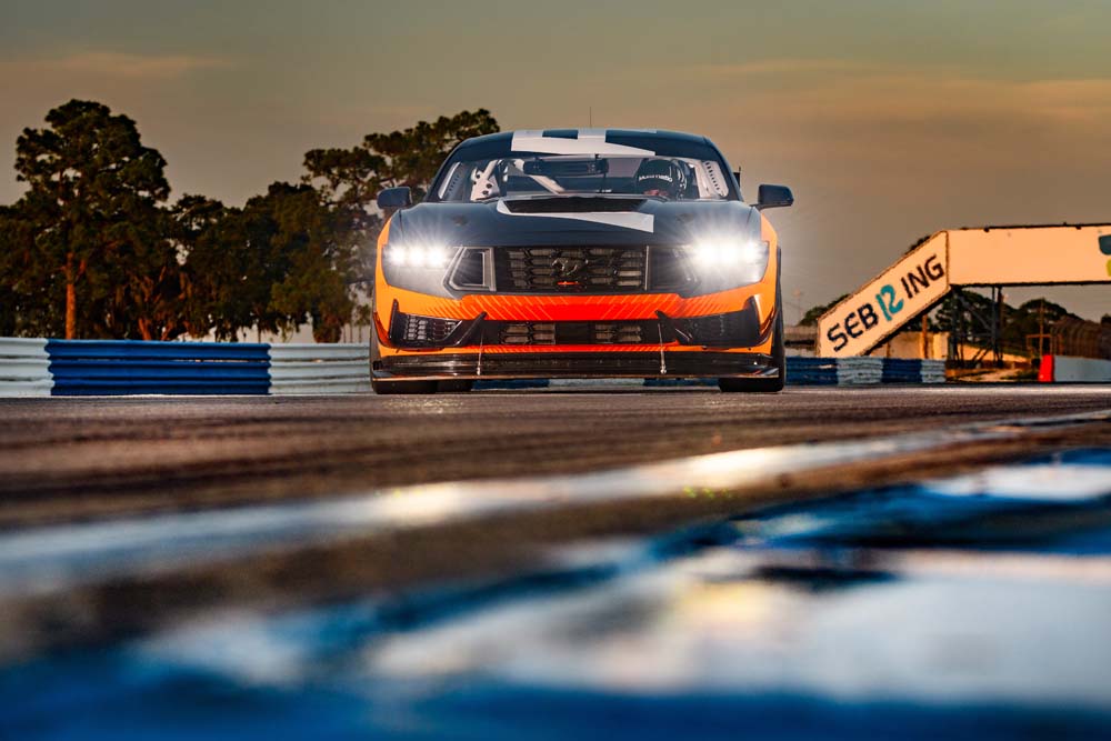 Ford Mustang GT4 8 Motor16