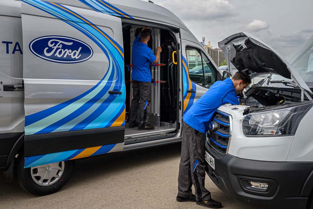 Ford Pro Taller Móvil: mecánica dónde y cuándo quieras... 3 Motor16 Ford Pro Taller Móvil.