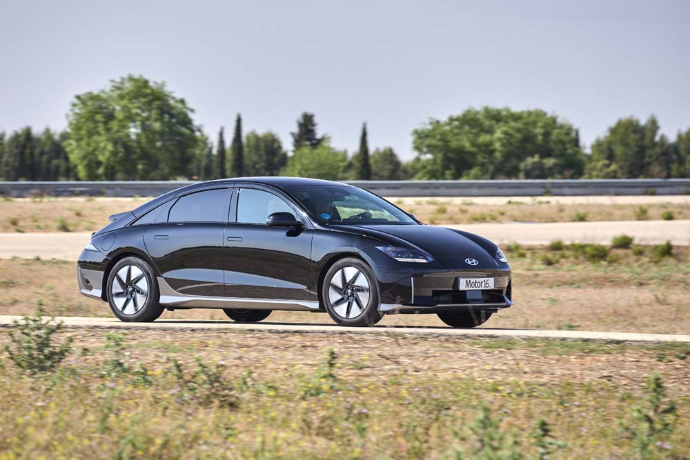 La marca de coches que se colará en el Partidazo de Youtubers 4 1 Motor16 El Ioniq 6 será el coche protagonista de una de las acciones de Hyundai en el partido.