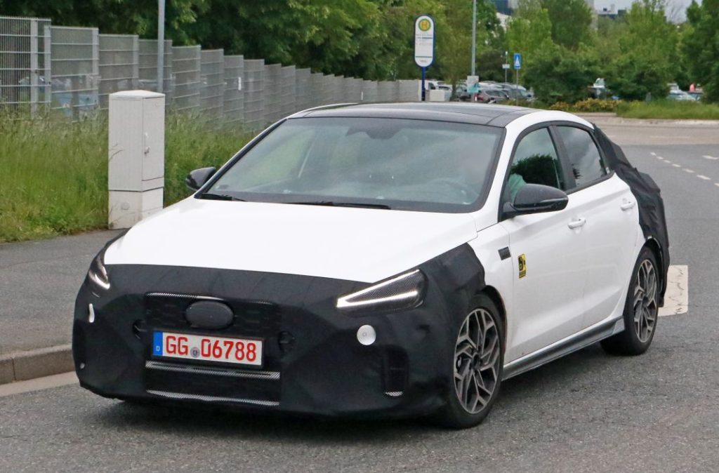 El Hyundai i30 Fastback seguirá vivo unos años más 5 Motor16 Hyundai i30 Fastback facelift 3 Motor16