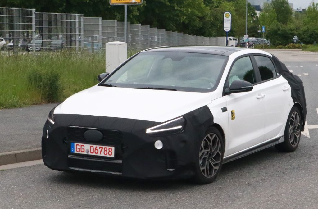 El Hyundai i30 Fastback seguirá vivo unos años más 6 Motor16 Hyundai i30 Fastback facelift 4 Motor16