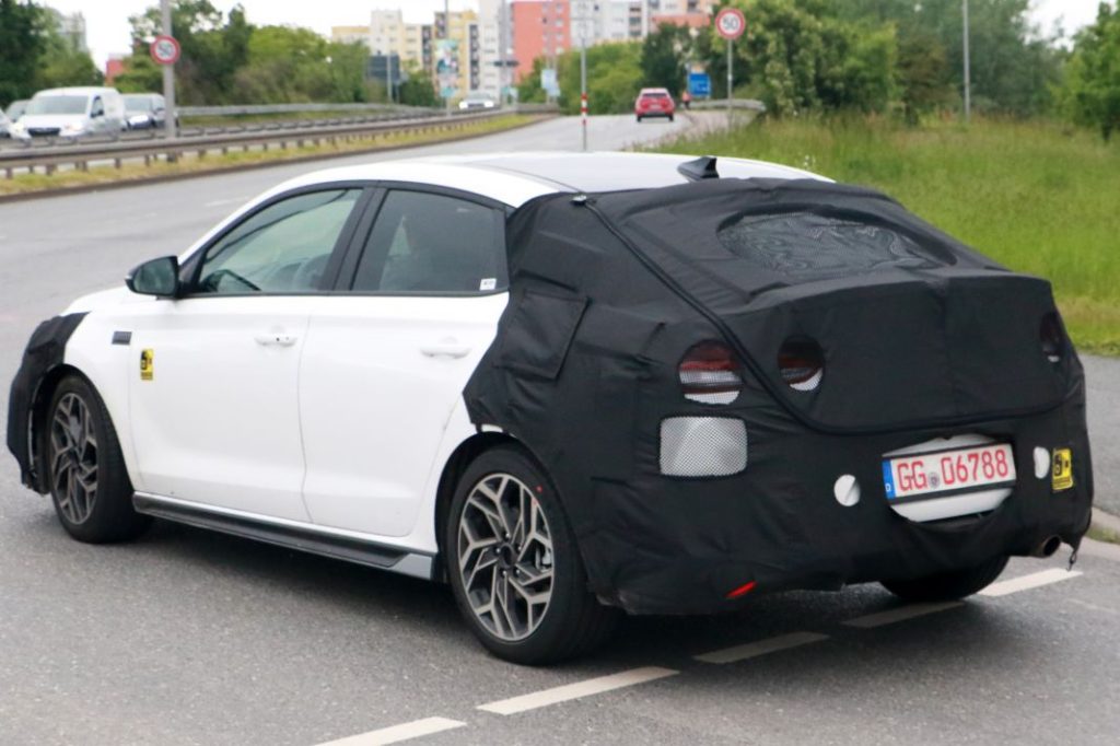 El Hyundai i30 Fastback seguirá vivo unos años más 11 Motor16 Hyundai i30 Fastback facelift 9 Motor16