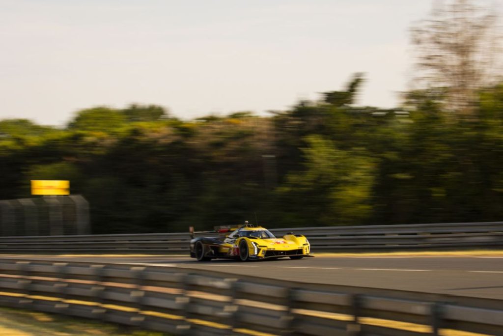 LE MANS CADILLAC 2 Motor16