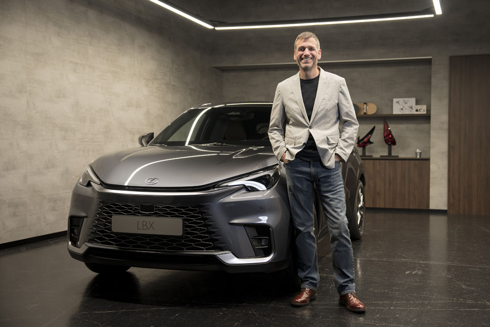 Simon Humphries (Lexus): “El Lexus LBX tiene un atractivo universal y tiene en mente a diferentes grupos de personas” 1 Motor16 LEXUS LBX WP MILAN PORTRAITS 05 Motor16