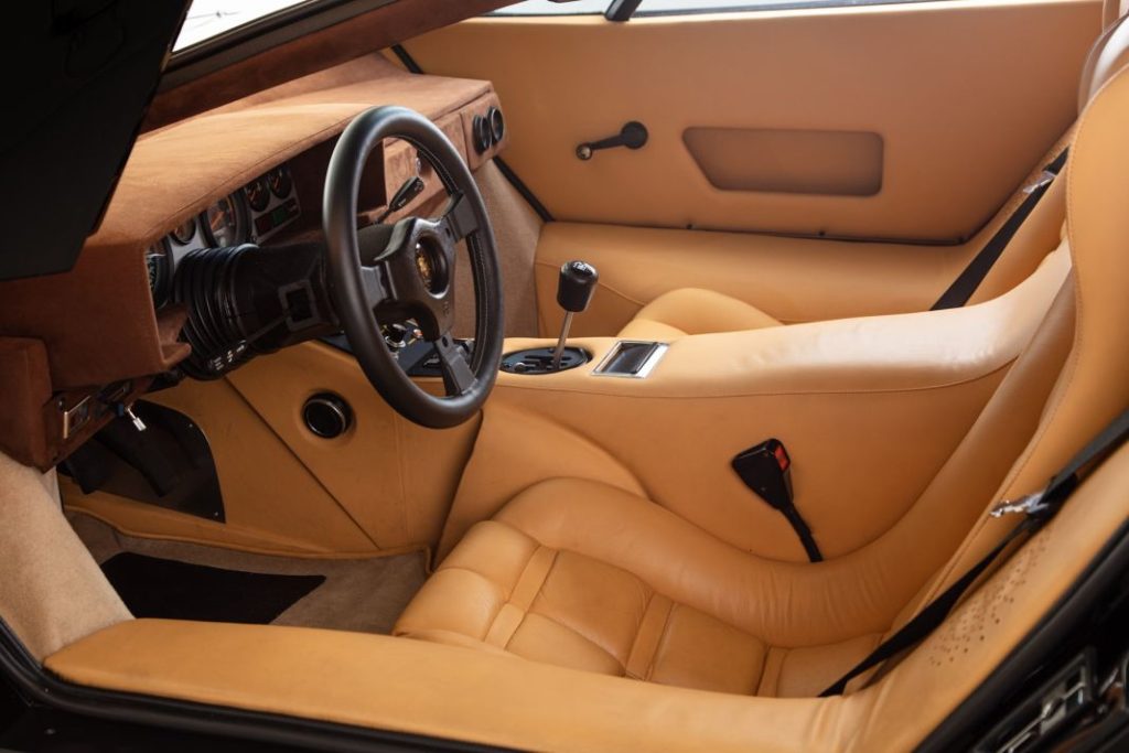 Lamborghini Countach interior Motor16