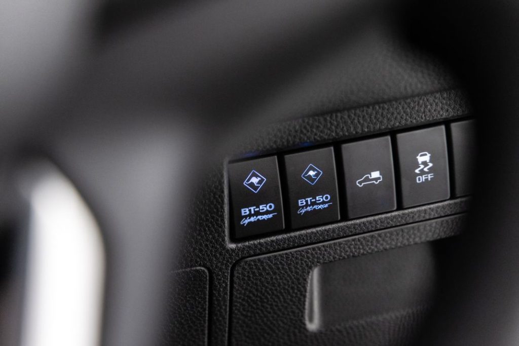 Mazda BT 50 THUNDER Pro 18 Motor16