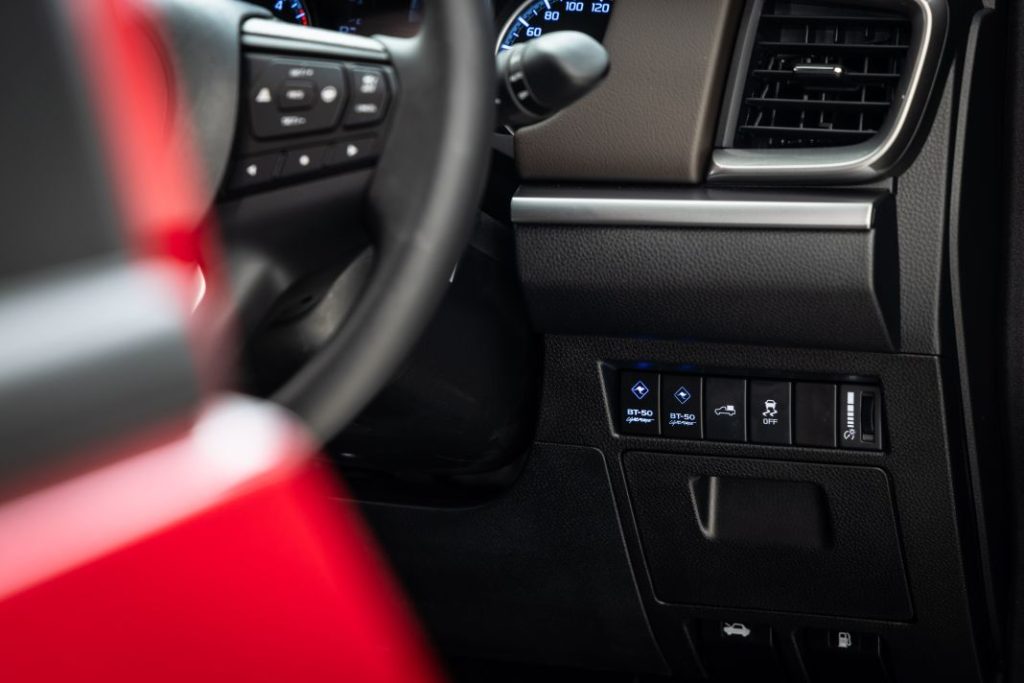 Mazda BT 50 THUNDER Pro 19 Motor16