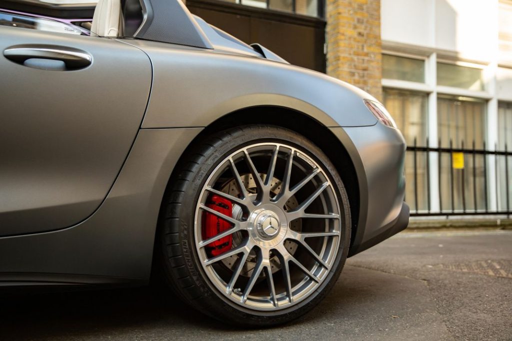 Mercedes-AMG GT S Roadster Bussink Speedlegend… Si te gusta esta excentricidad, se encuentra a la venta 11 Motor16 Mercedes AMG GT S Roadster Bussink Speedlegend 16 Motor16