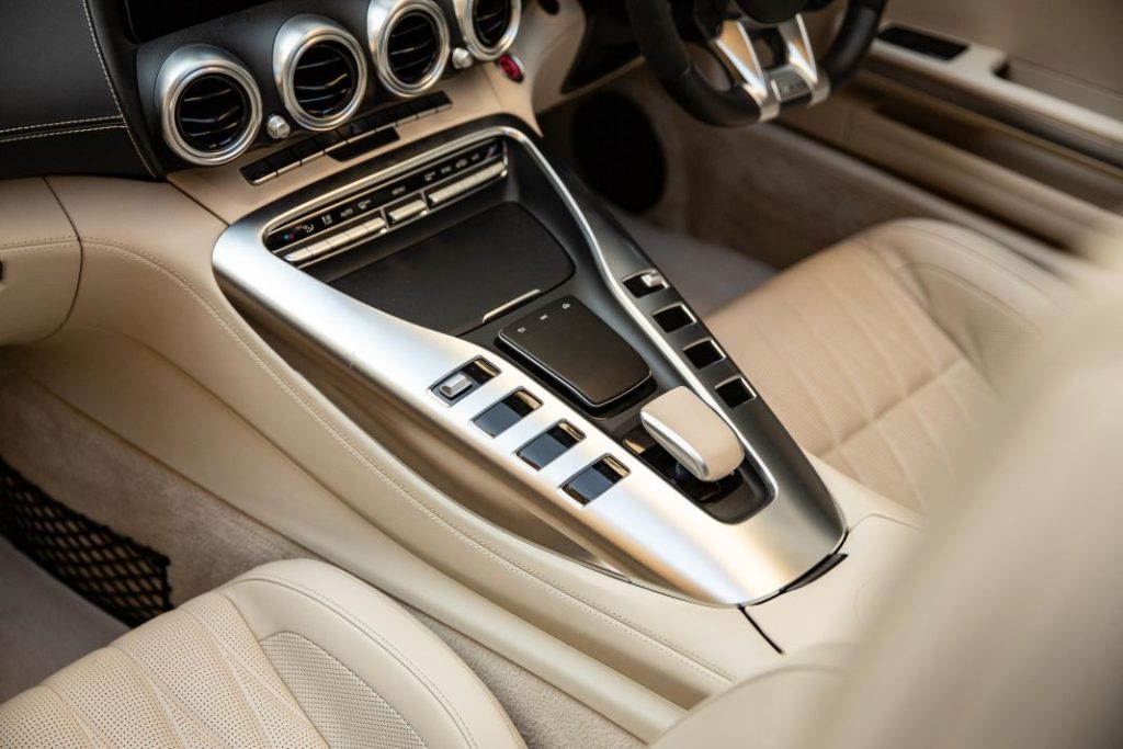 Mercedes-AMG GT S Roadster Bussink Speedlegend… Si te gusta esta excentricidad, se encuentra a la venta 32 Motor16 Mercedes AMG GT S Roadster Bussink Speedlegend 39 Motor16