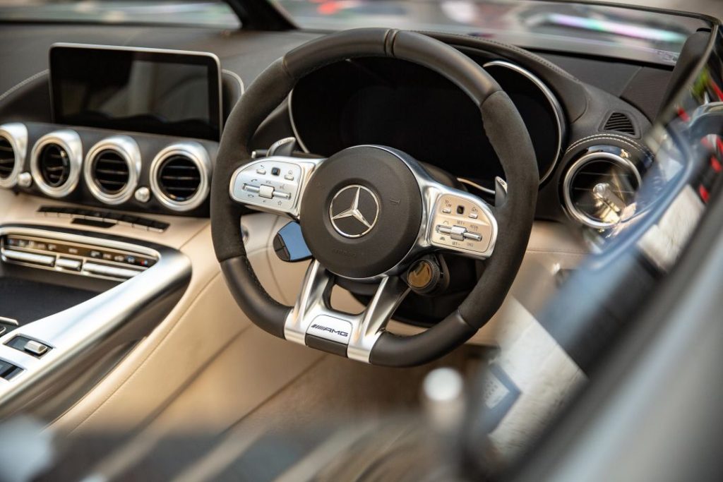 Mercedes-AMG GT S Roadster Bussink Speedlegend… Si te gusta esta excentricidad, se encuentra a la venta 50 Motor16 Mercedes AMG GT S Roadster Bussink Speedlegend 52 Motor16