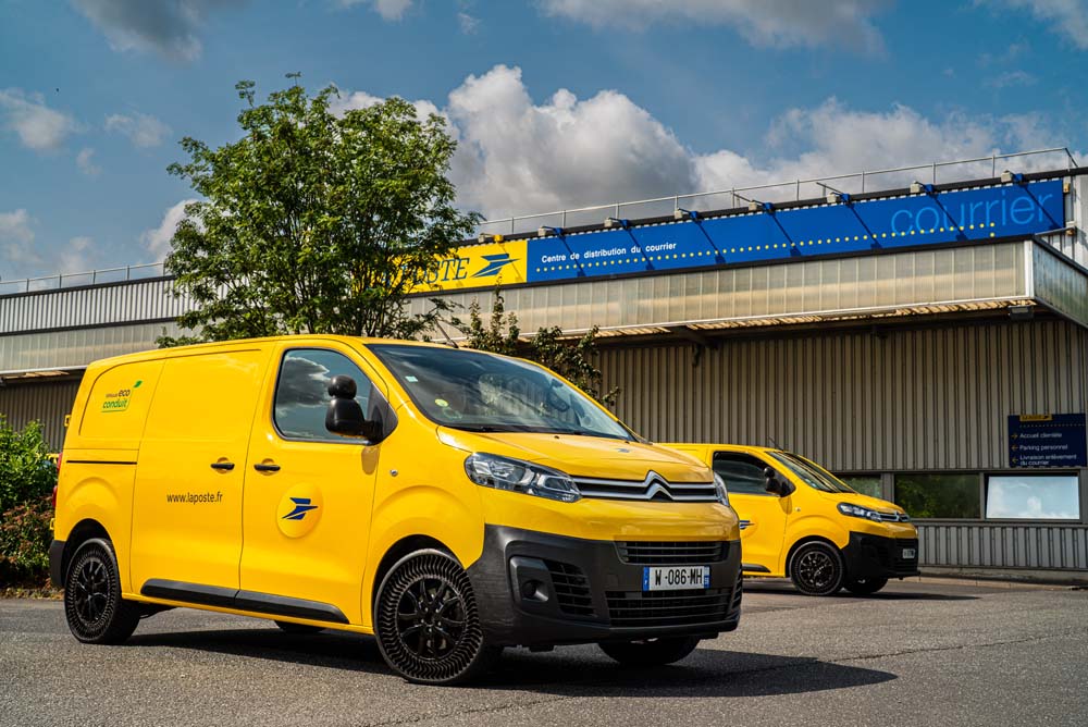 Michelin monta neumáticos sin aire en la flota de correos de Francia 3 Motor16 Michelin UPTIS, neumáticos sin aire.
