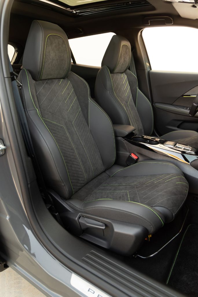 Así va el nuevo Peugeot e-2008 9 Motor16 PEUGEOT E2008 E LIONTESTDRIVE 2306TC0038 Motor16