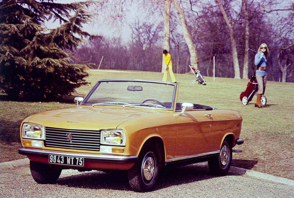 Un paseo por la historia de los Peugeot descapotables más atractivos 3 Motor16 Peugeot 304 Cabrio