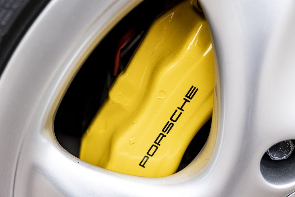 ¿Por qué este viejo Porsche 911 podría venderse por 400.000 euros? 26 Motor16 Porsche 911 Turbo S 993 1997 11 Motor16