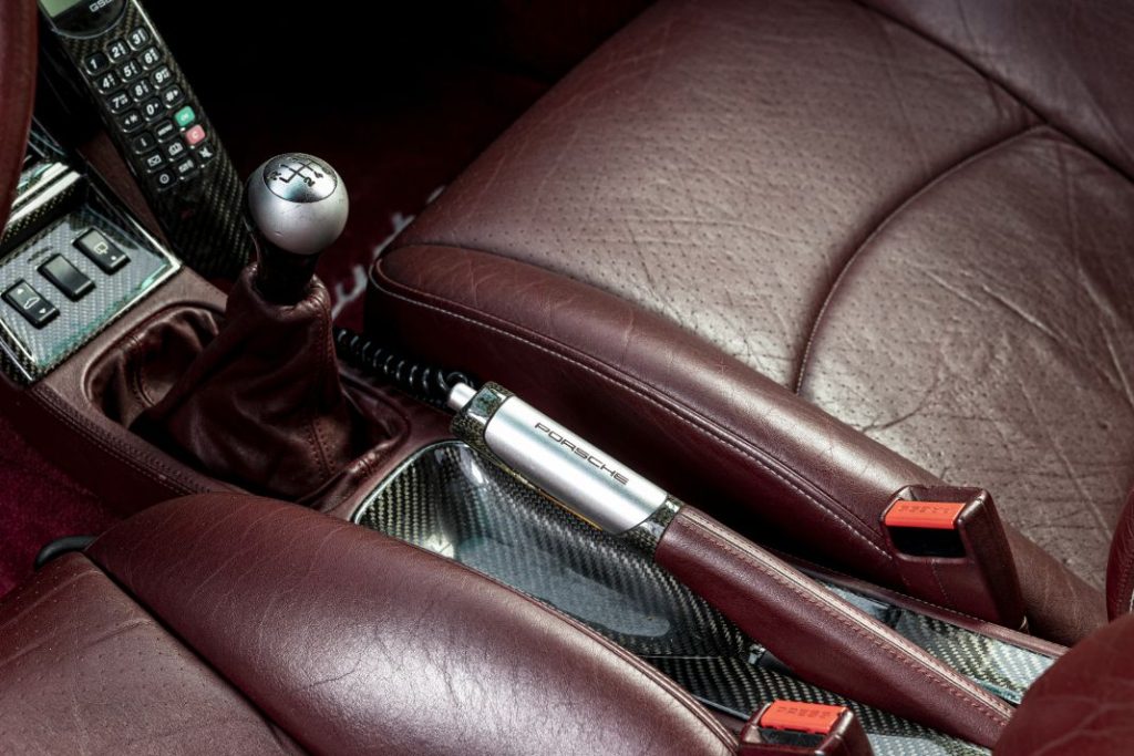 ¿Por qué este viejo Porsche 911 podría venderse por 400.000 euros? 13 Motor16 Porsche 911 Turbo S 993 1997 25 Motor16