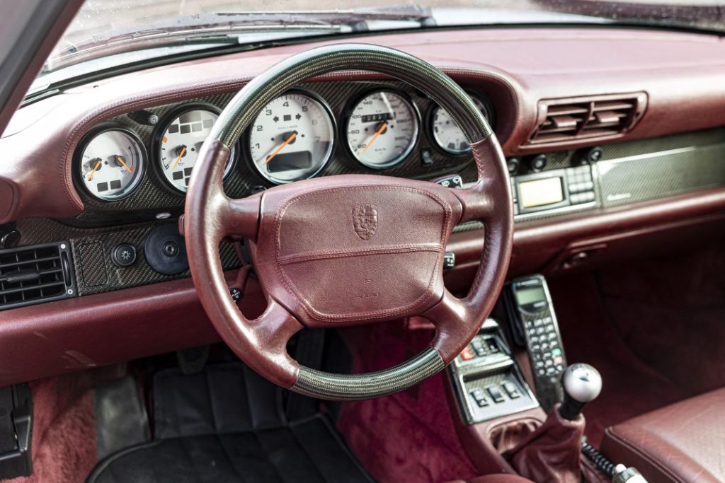 ¿Por qué este viejo Porsche 911 podría venderse por 400.000 euros? 11 Motor16 Porsche 911 Turbo S 993 1997 28 Motor16